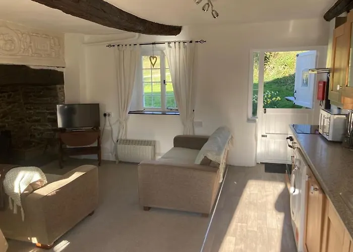 Courtyard Cottage - Grade II Listed - Barnstaple